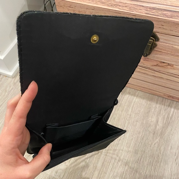 VINTAGE Small Black and Gold Beaded Purse - Picture 6 of 8